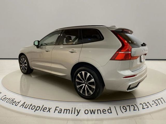 Used 2025 Volvo XC60 B5 Core AWD/4WD image 3