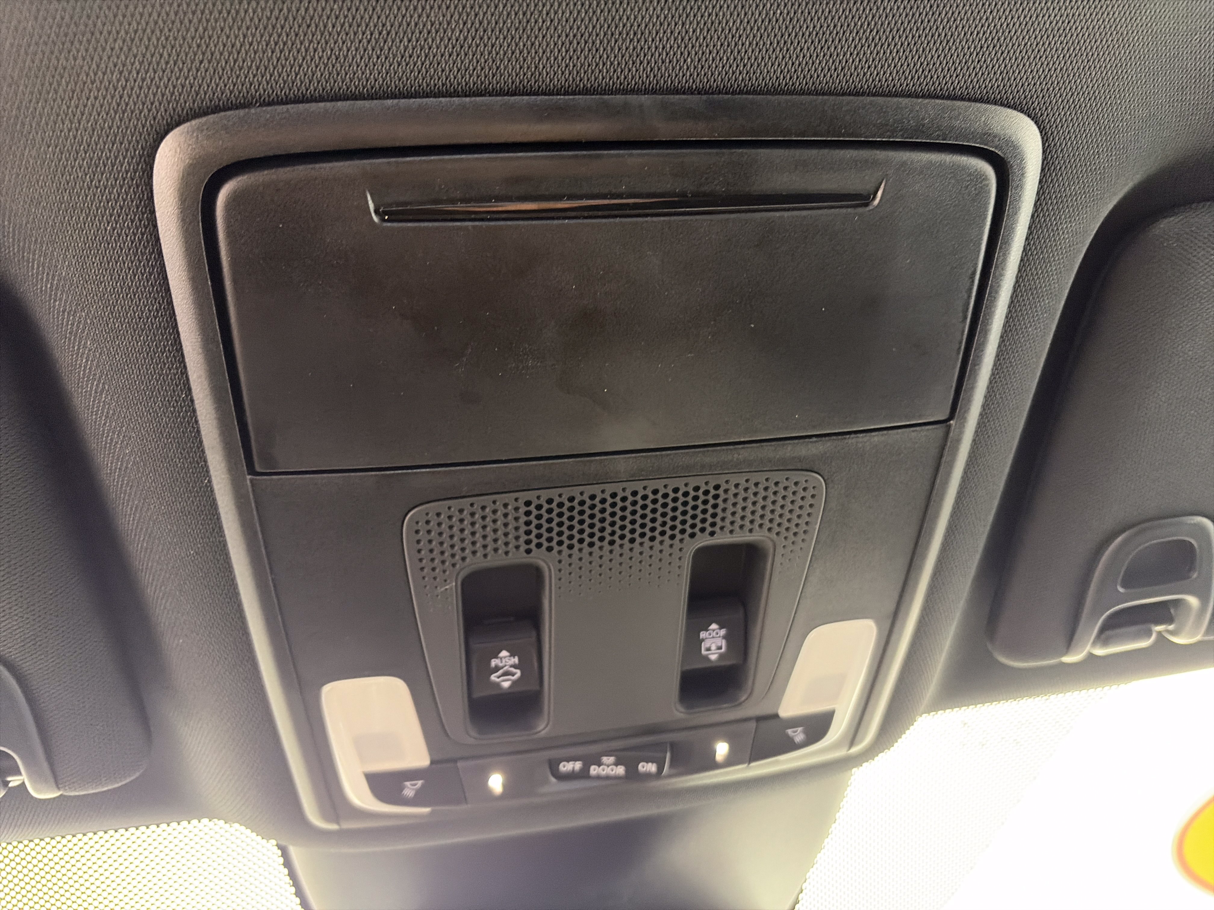 Used 2025 Honda Pilot TrailSport image 32