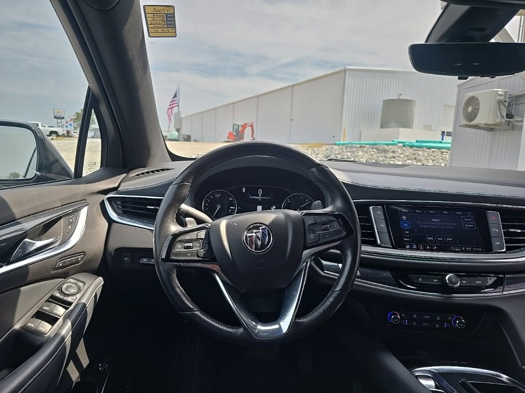 Used 2024 Buick Enclave Premium image 2