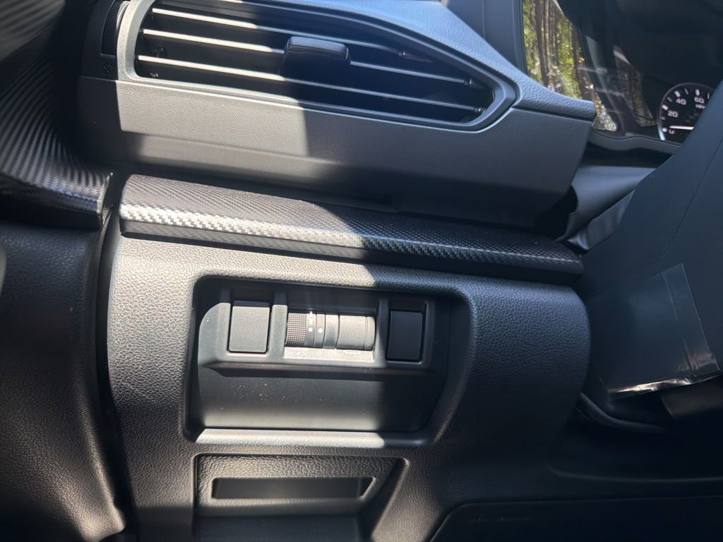 Used 2025 Subaru Crosstrek 2.0i Premium image 20