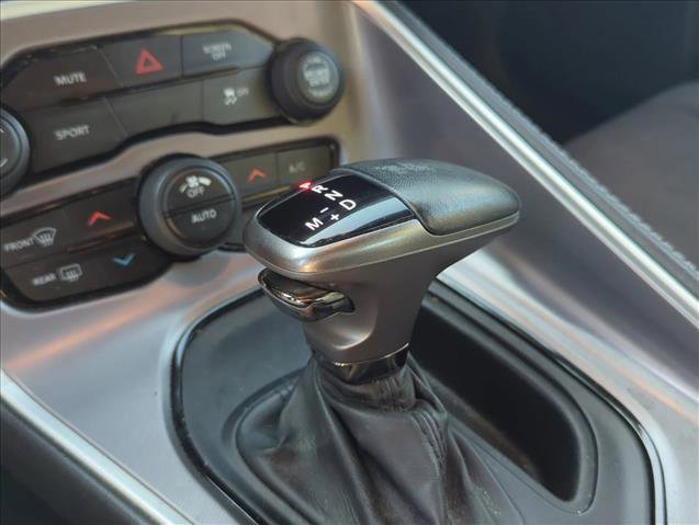 Used 2019 Dodge Challenger SXT image 18