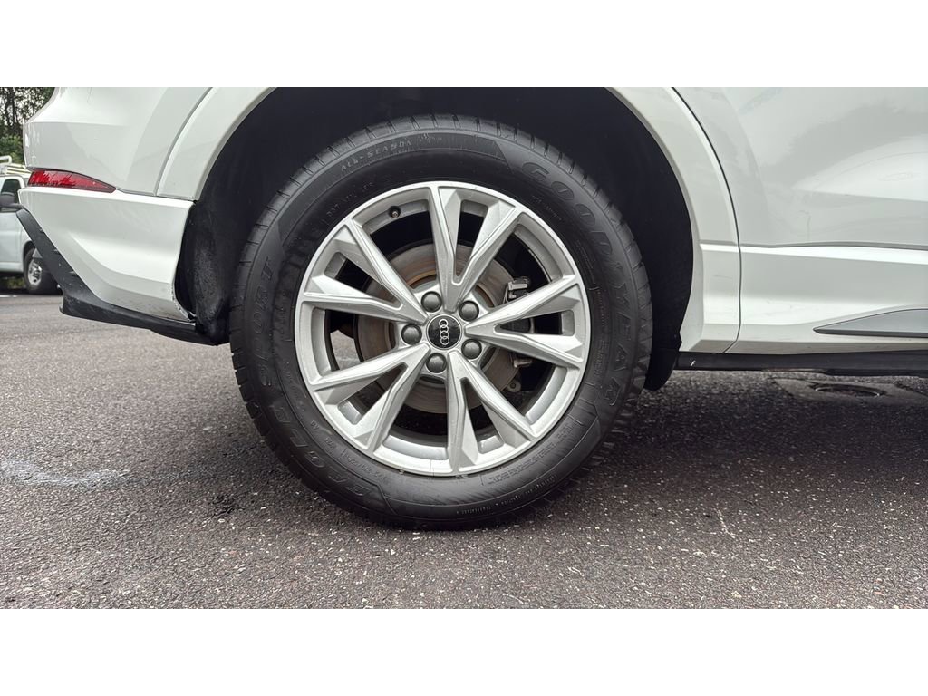 Used 2023 Audi Q3 2.0T Premium image 34