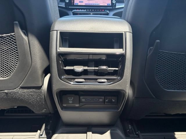 New 2026 Jeep Grand Cherokee Limited w/ Limited Altitude Package AWD/4WD image 12