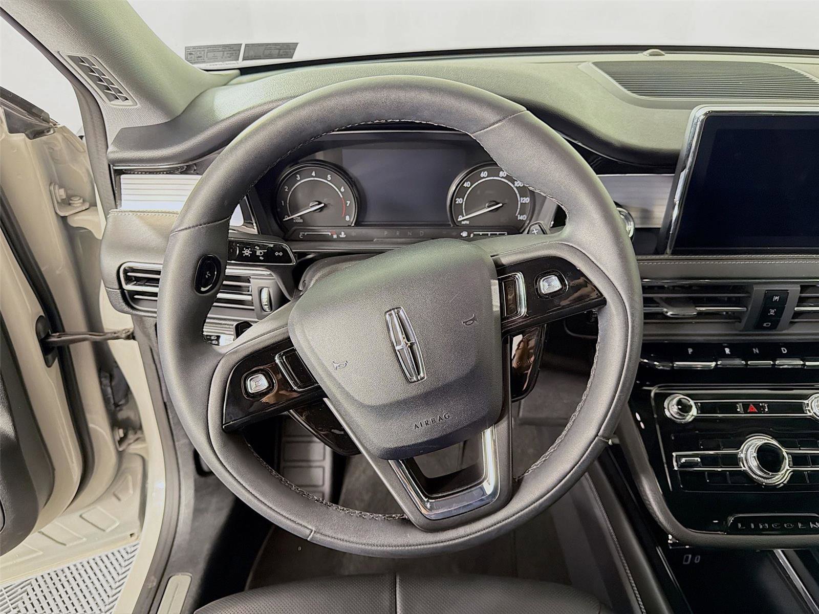 Used 2022 Lincoln Corsair AWD w/ Equipment Group 101A image 12