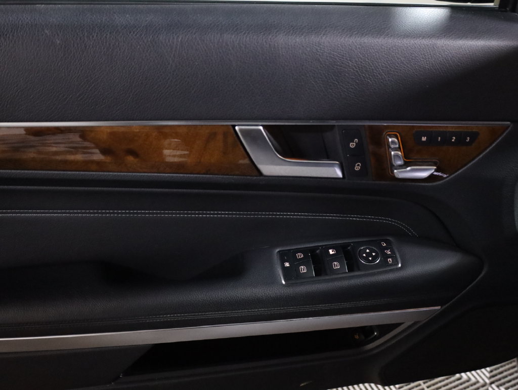 Used 2016 Mercedes-Benz E 400 Cabriolet image 9