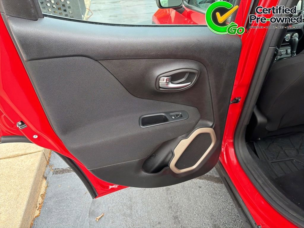 Certified 2016 Jeep Renegade Sport w/ Power & Air Group FWD image 31