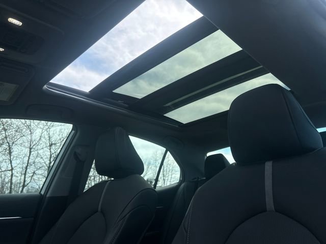 Used 2020 Toyota Camry XSE image 22