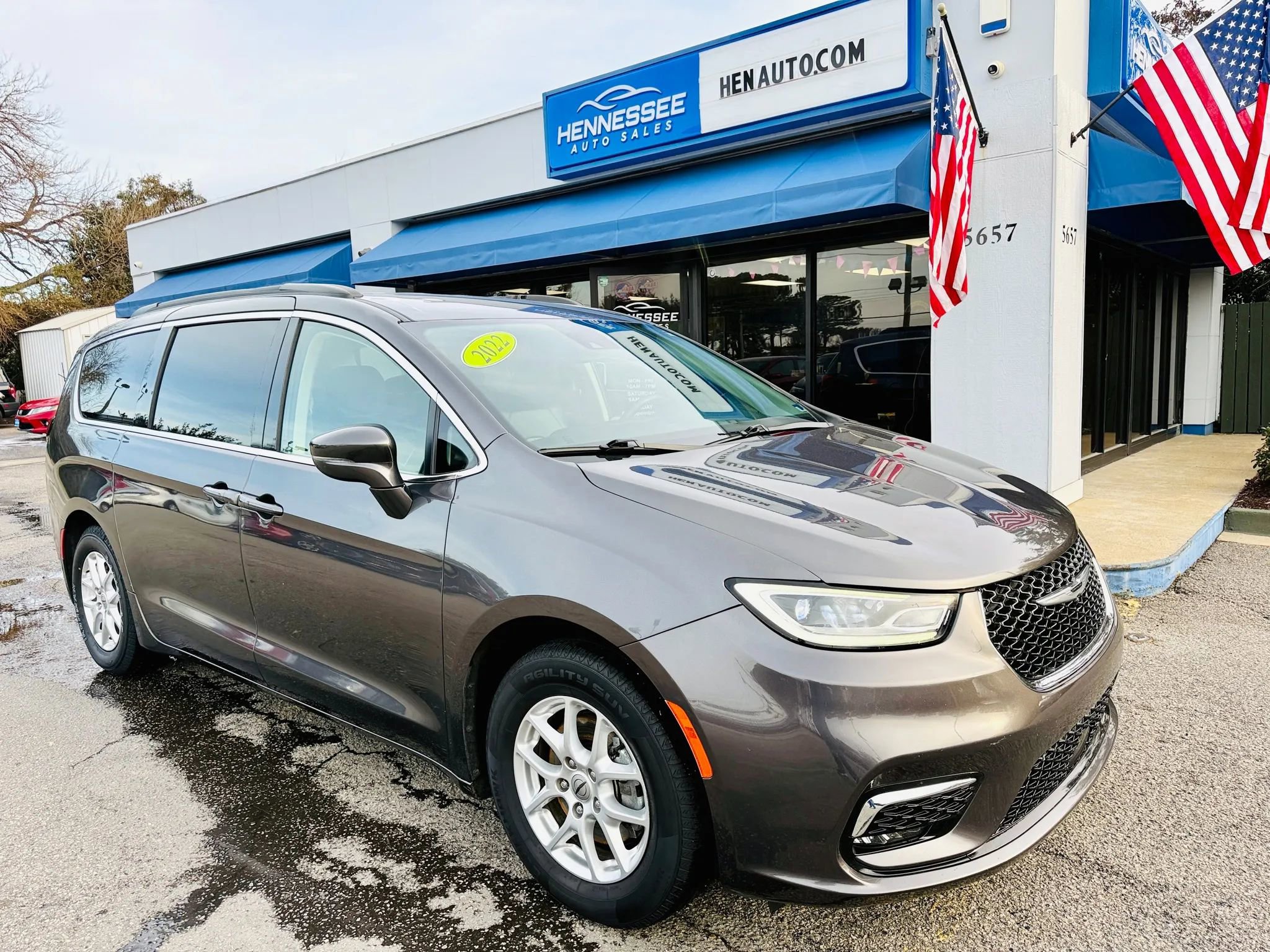 Used 2022 Chrysler Pacifica Touring-L FWD image 13