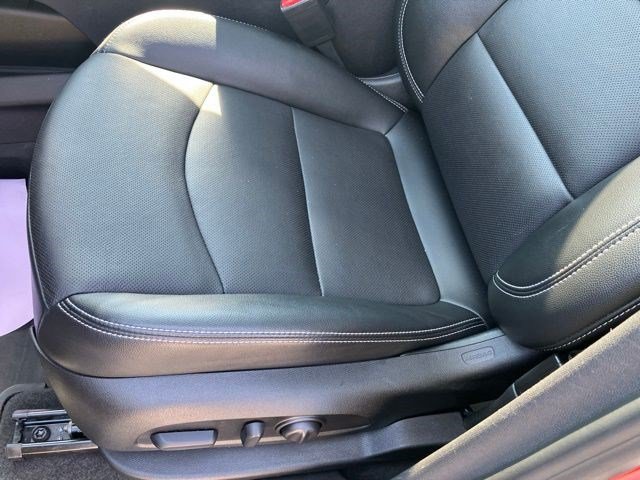 Used 2024 GMC Terrain SLT w/ Infotainment Package II AWD/4WD image 12