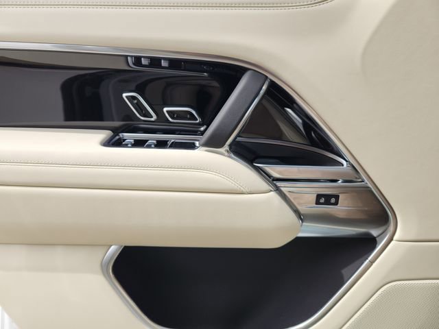 New 2026 Land Rover Range Rover Long Wheelbase SE image 16