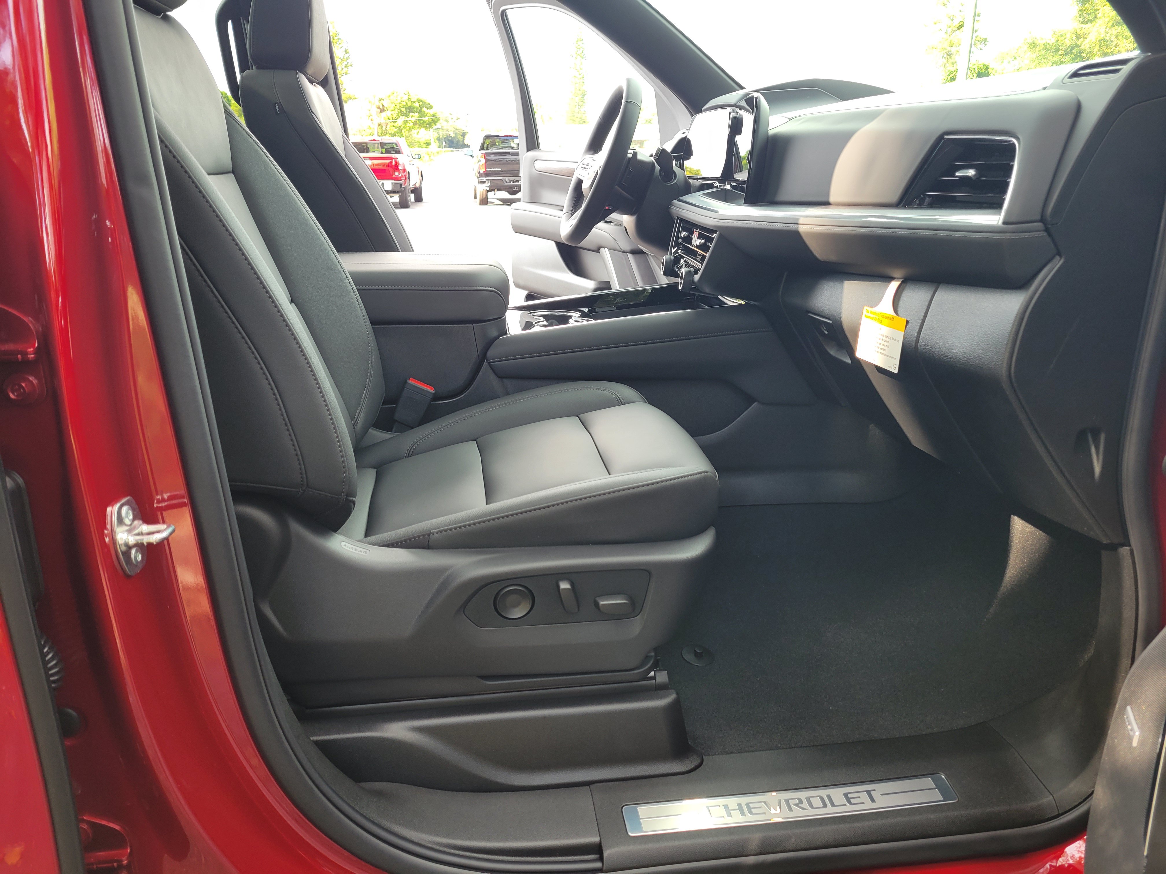 New 2026 Chevrolet Suburban Z71 w/ Z71 Off-Road Package AWD/4WD image 36