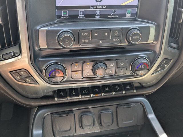 Used 2017 Chevrolet Silverado 1500 LTZ Z71 w/ LTZ Plus Package AWD/4WD image 26