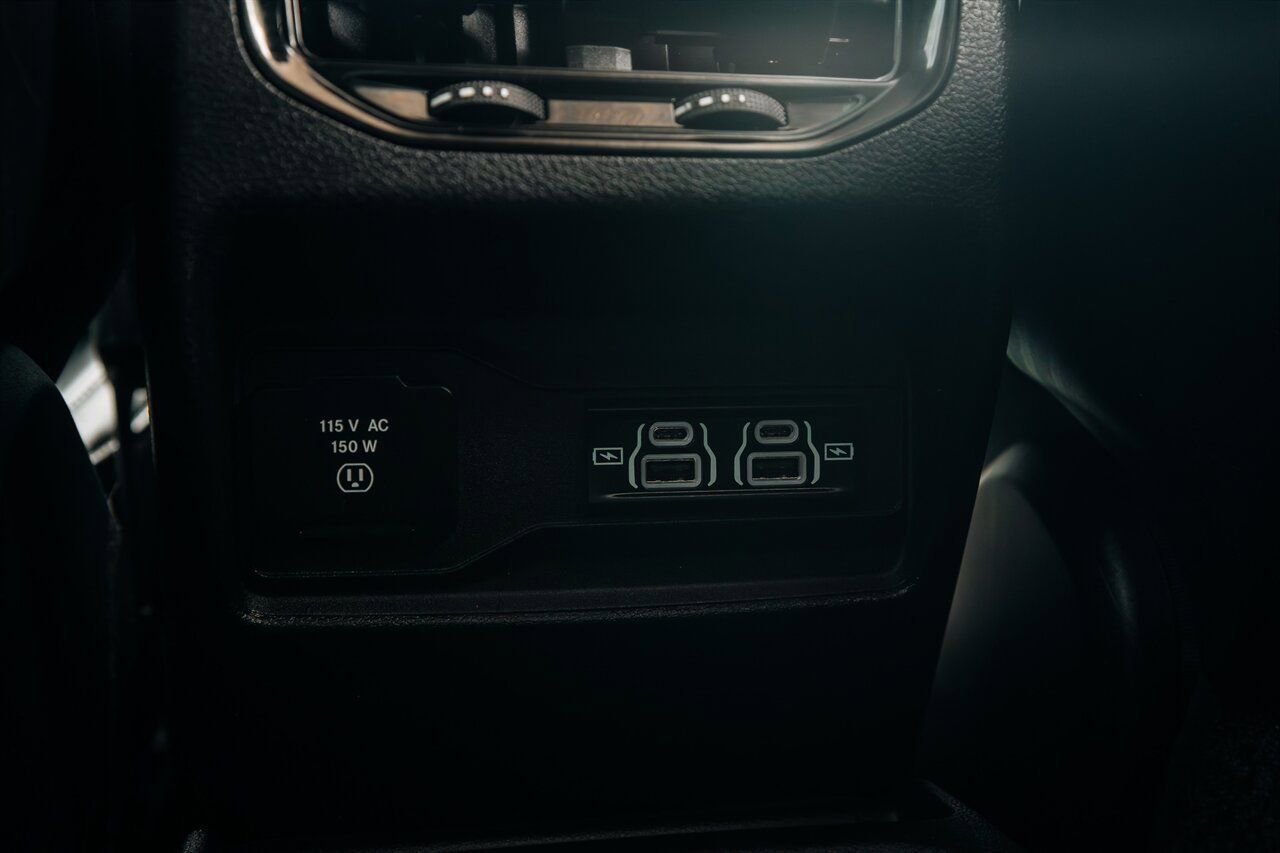 Used 2023 Jeep Grand Cherokee L Limited w/ Trailer Tow Group (B) image 47