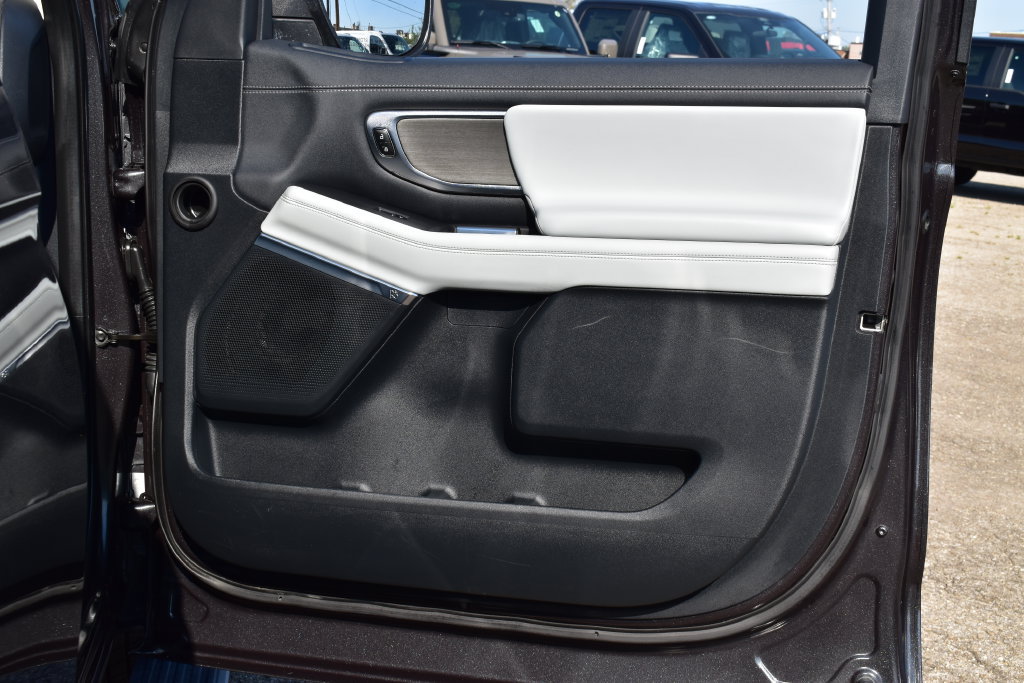 Certified 2025 Ford Expedition Max Platinum AWD/4WD image 33