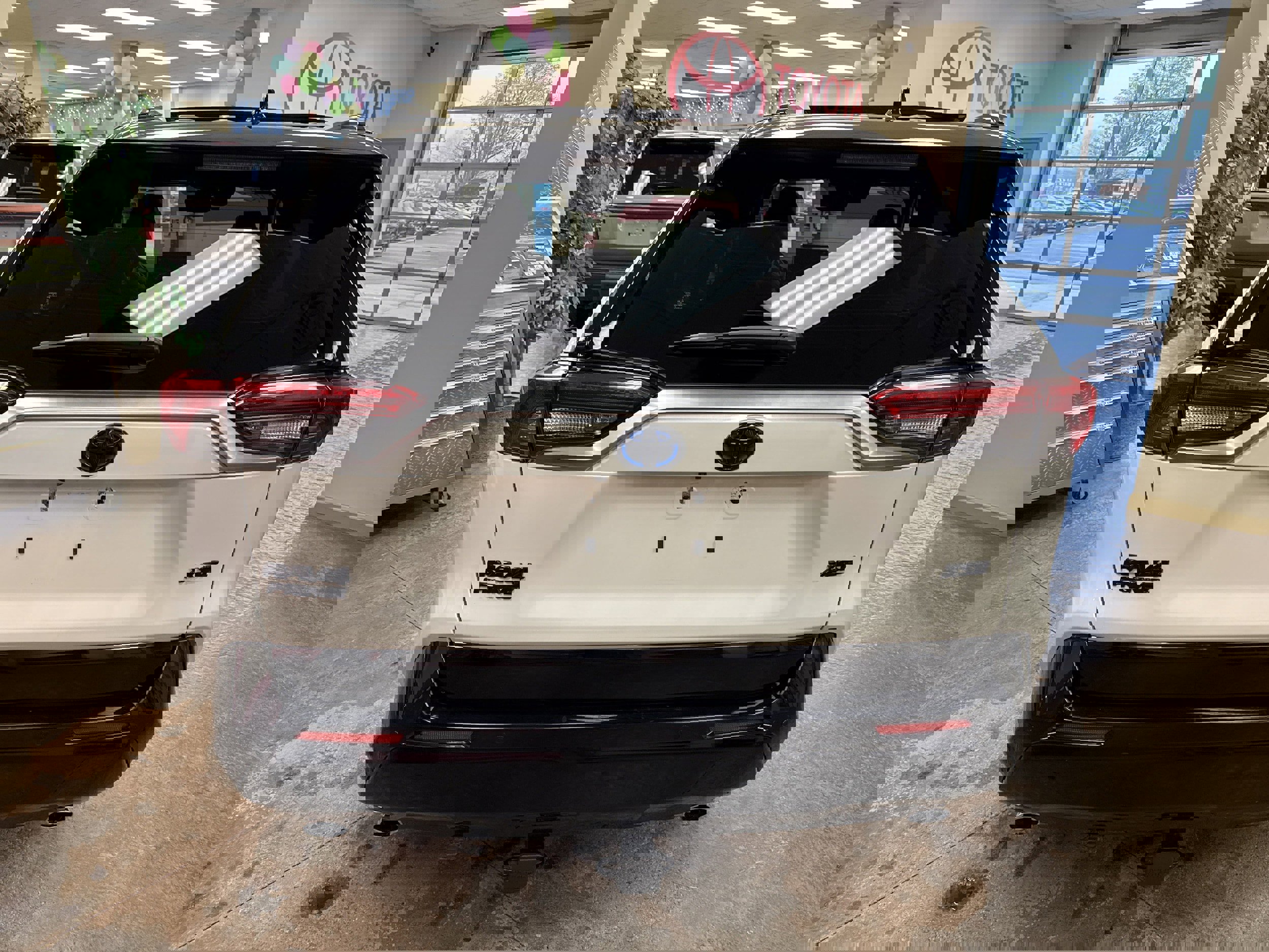 Used 2021 Toyota RAV4 XSE w/ Premium Package image 11