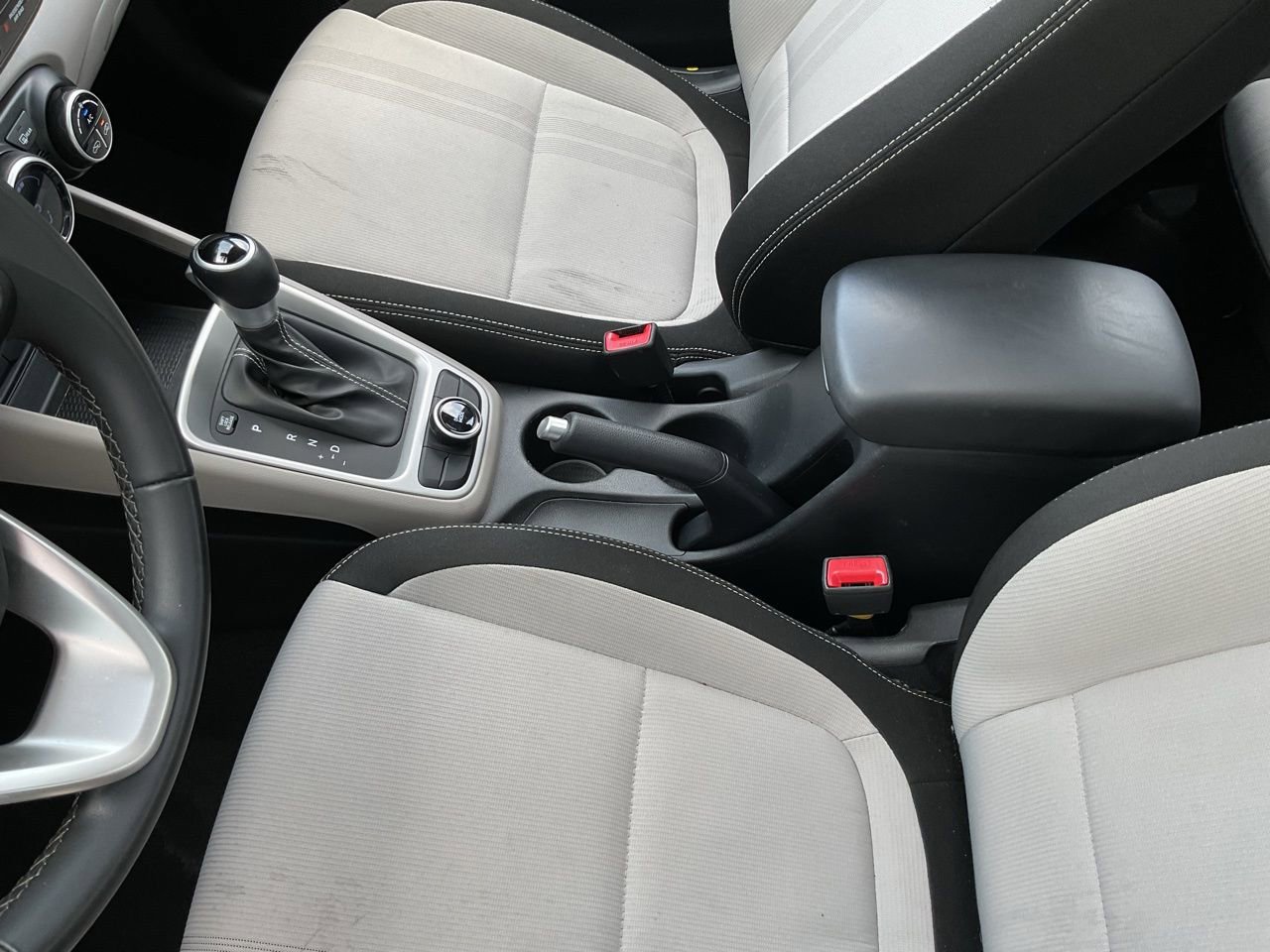 Used 2025 Hyundai Venue SEL image 35