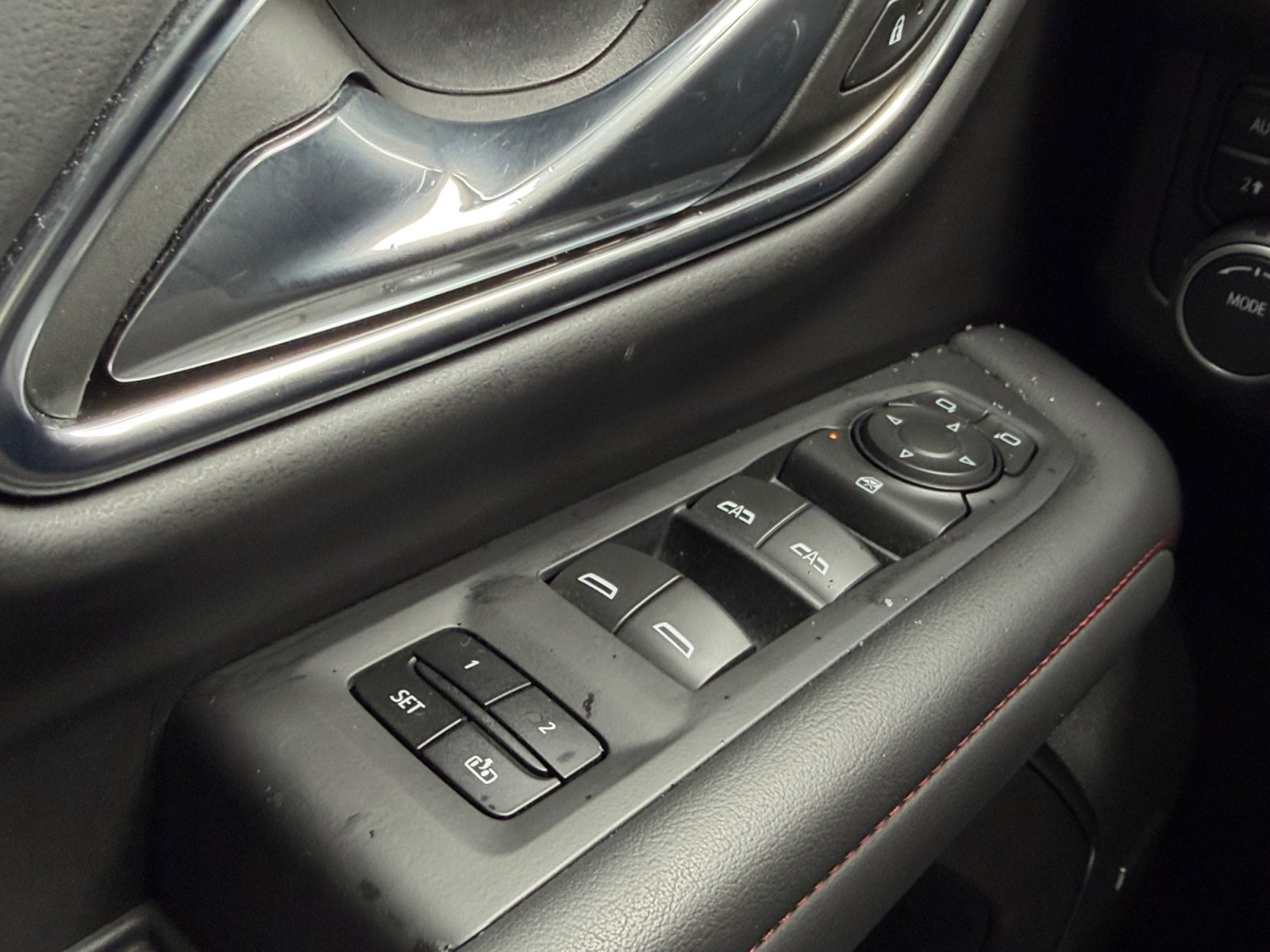 Used 2023 Chevrolet Suburban RST AWD/4WD image 17