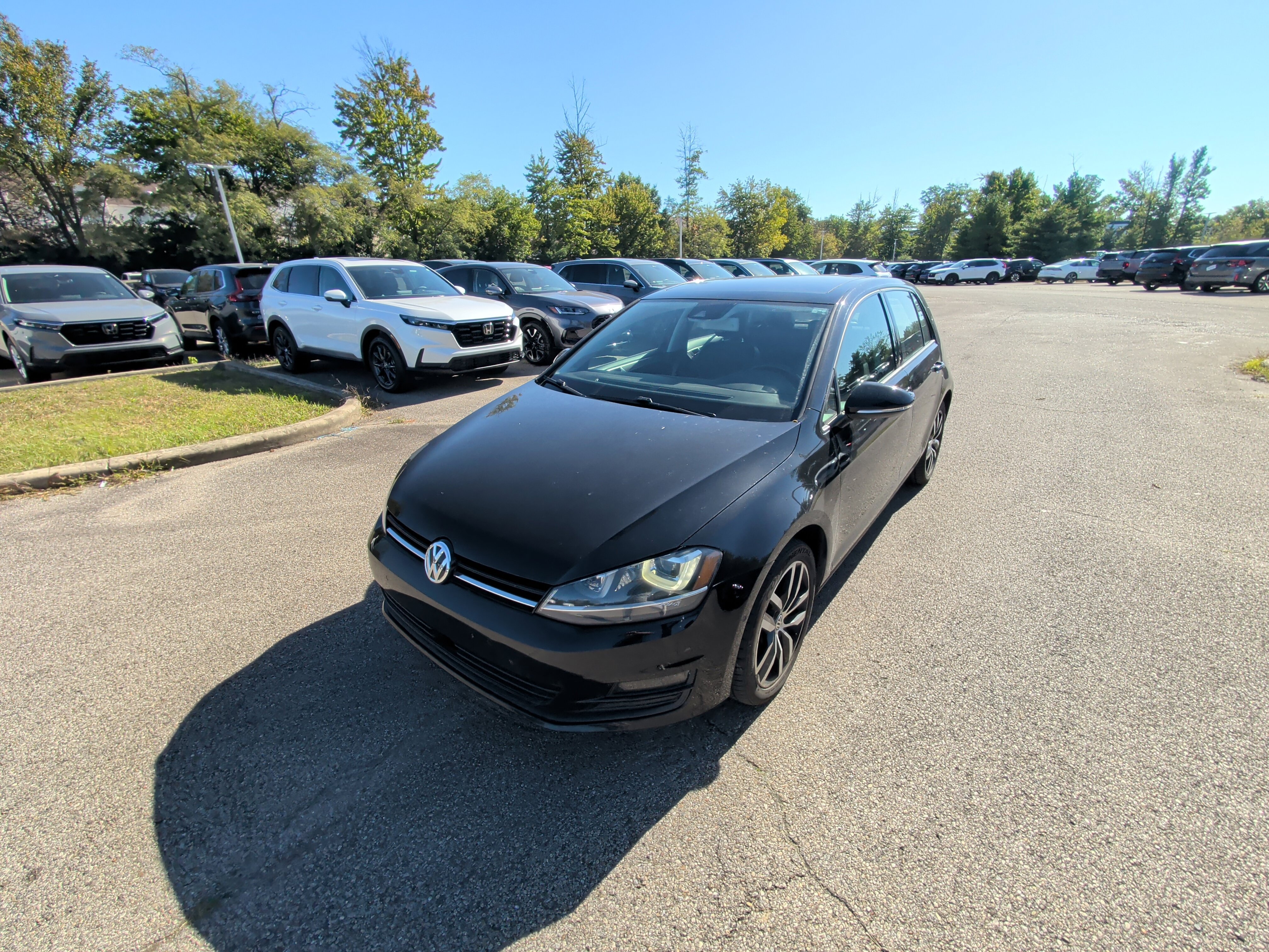 Used 2016 Volkswagen Golf S FWD image 8
