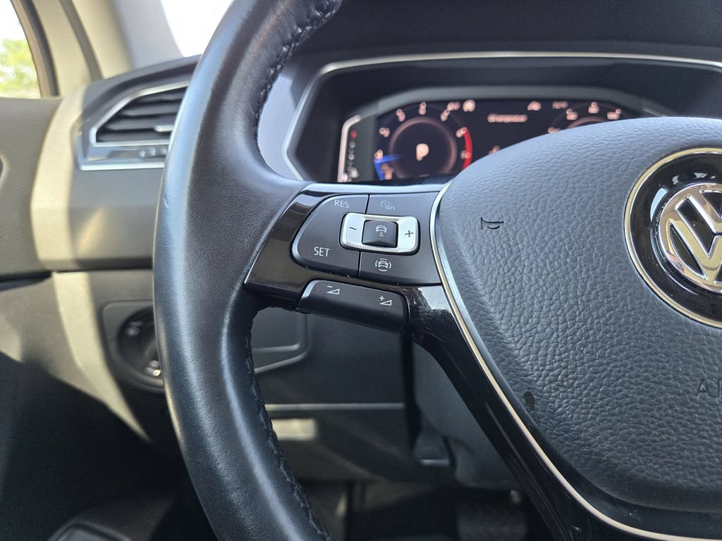 Used 2019 Volkswagen Tiguan SEL Premium w/ 3rd Row Seat Package AWD/4WD image 27