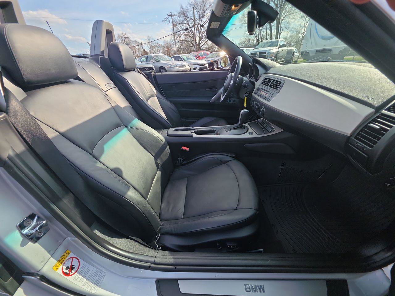 Used 2003 BMW Z4 3.0i image 8