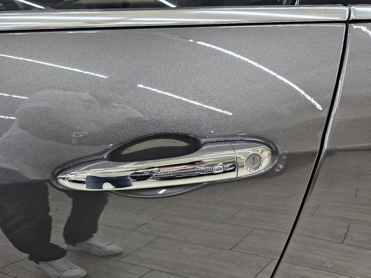 Used 2018 Maserati Ghibli RWD image 11