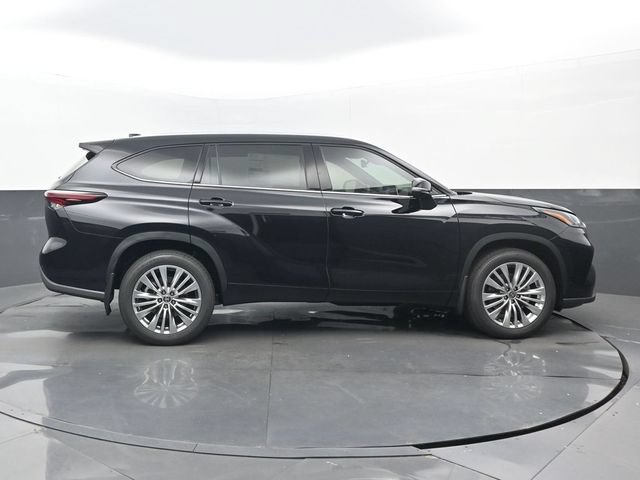 New 2026 Toyota Highlander Platinum AWD/4WD image 2