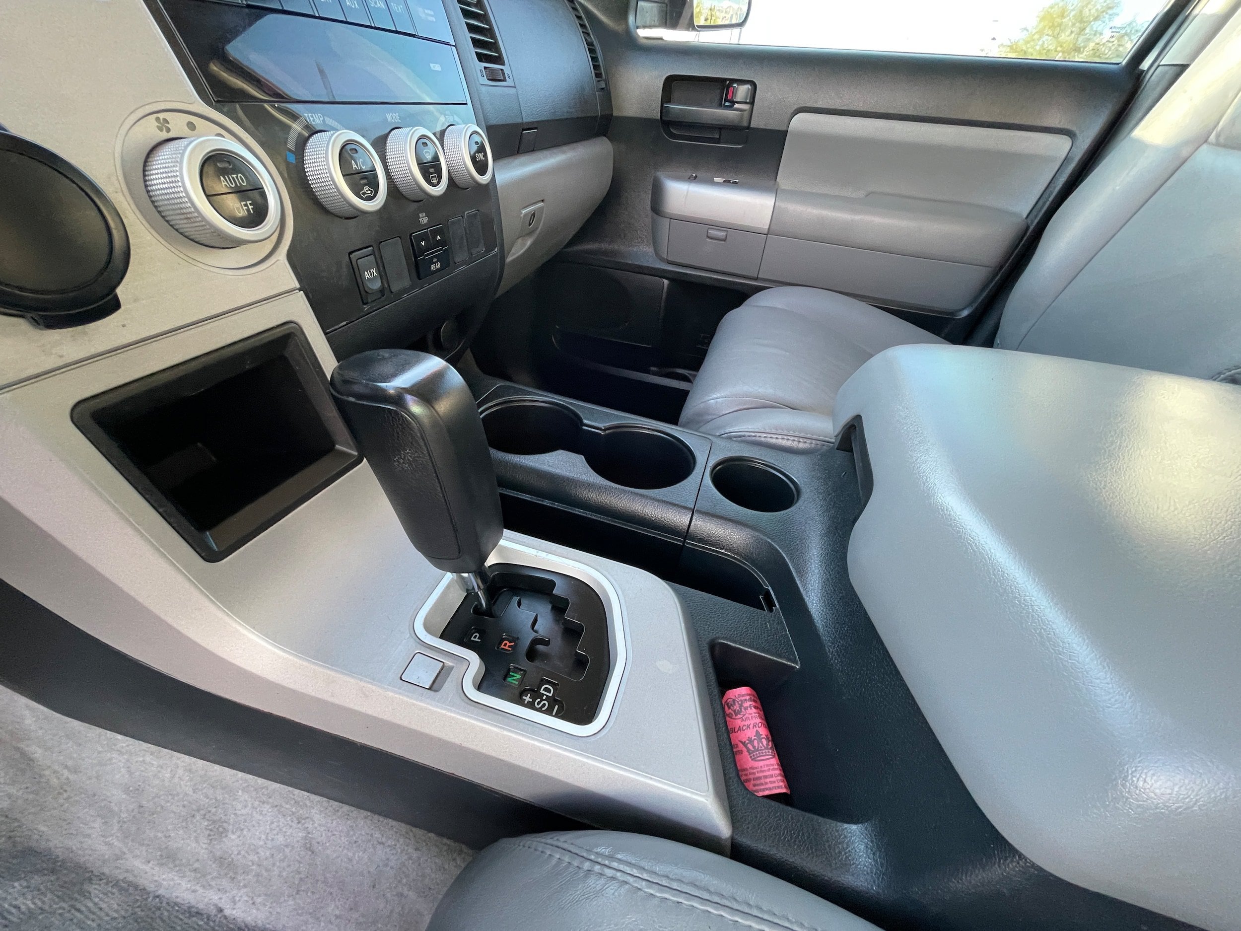 Used 2008 Toyota Sequoia SR5 w/ Pwr Driver Seat Pkg RWD image 17