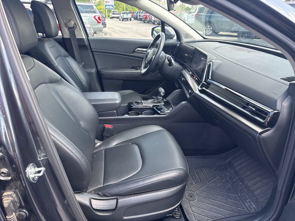 Used 2025 Kia Sportage EX w/ Premium Package FWD image 33