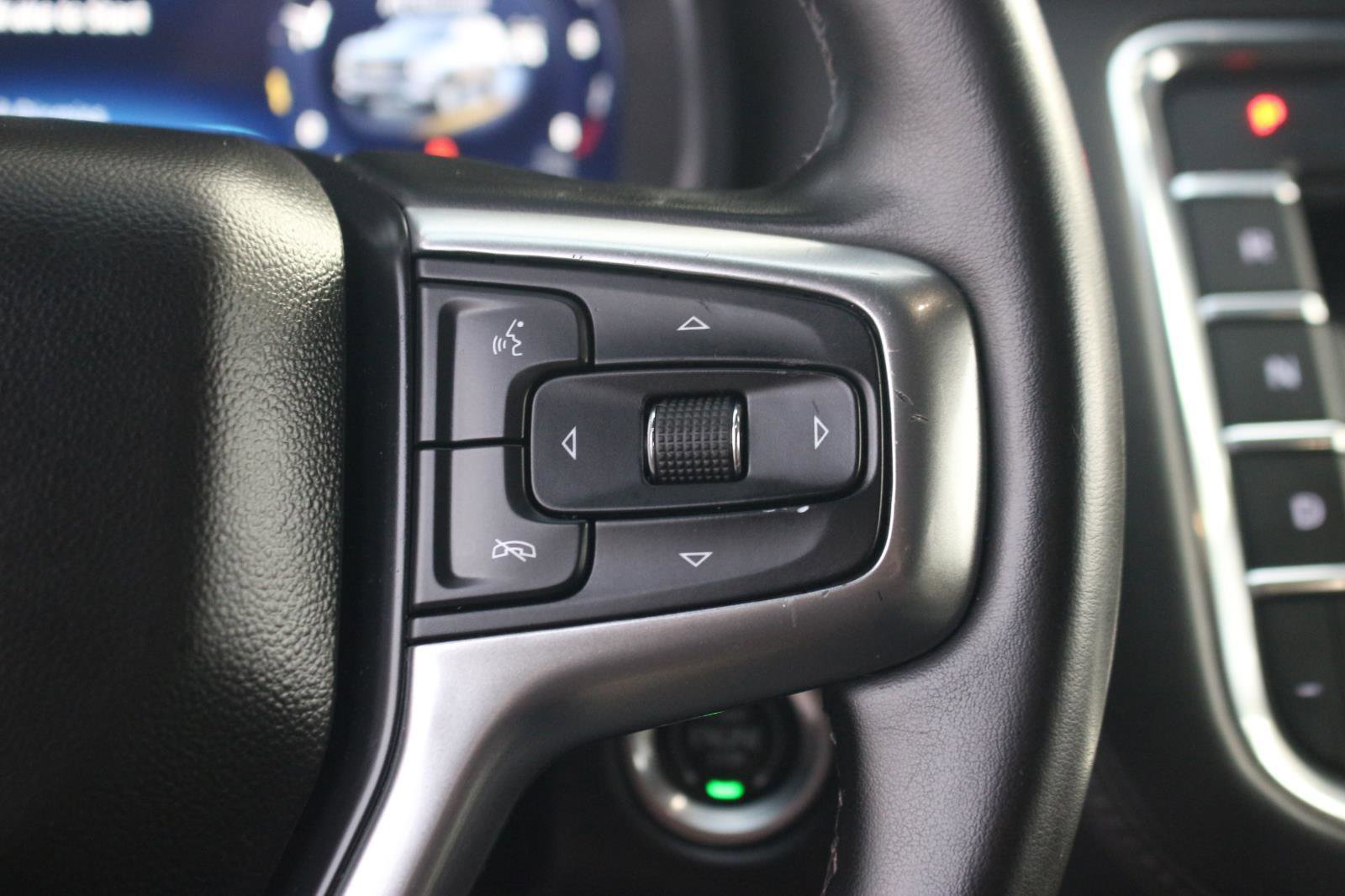 Used 2023 Chevrolet Suburban LT image 20