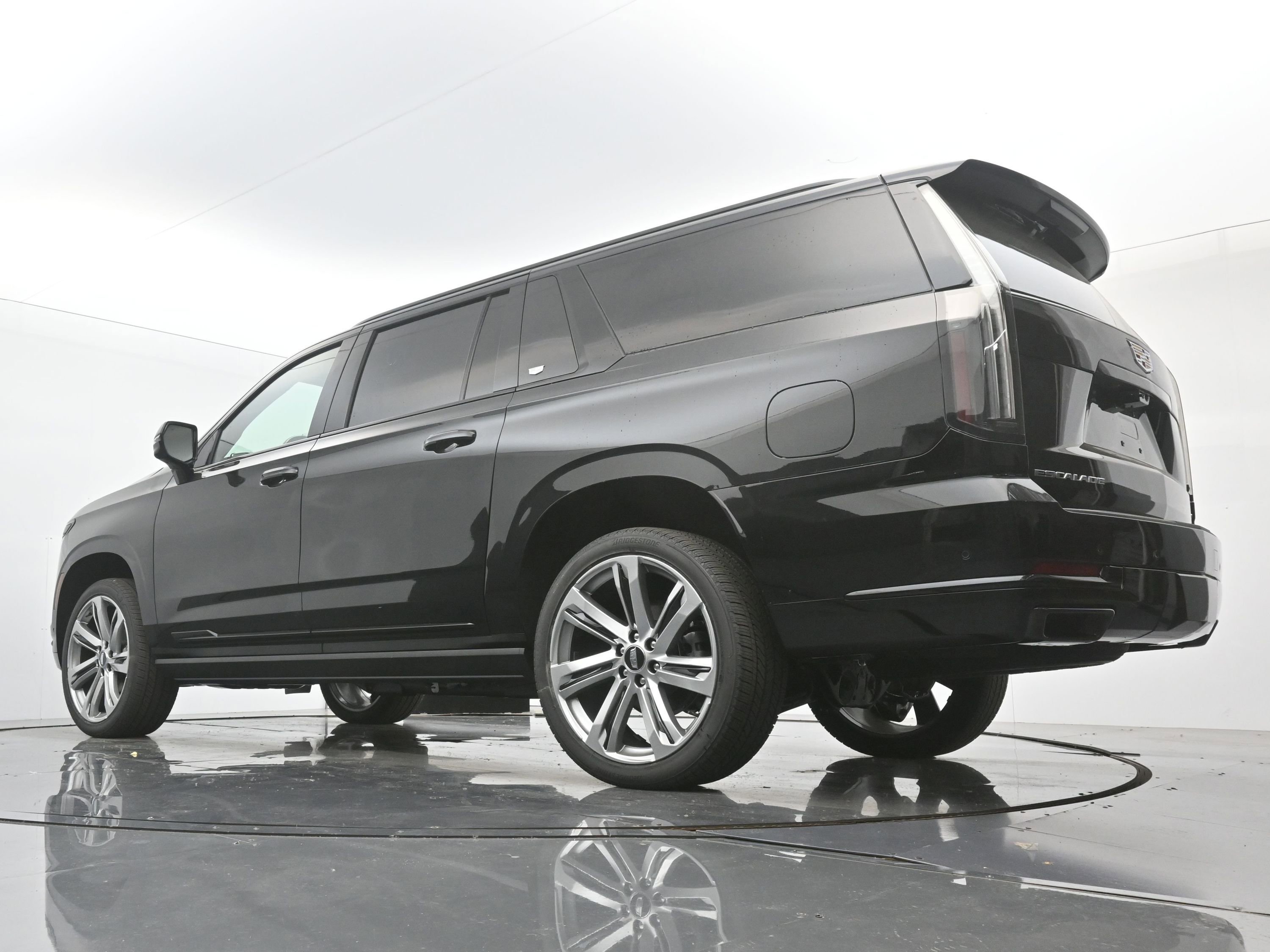 New 2026 Cadillac Escalade ESV Platinum Sport AWD/4WD image 17