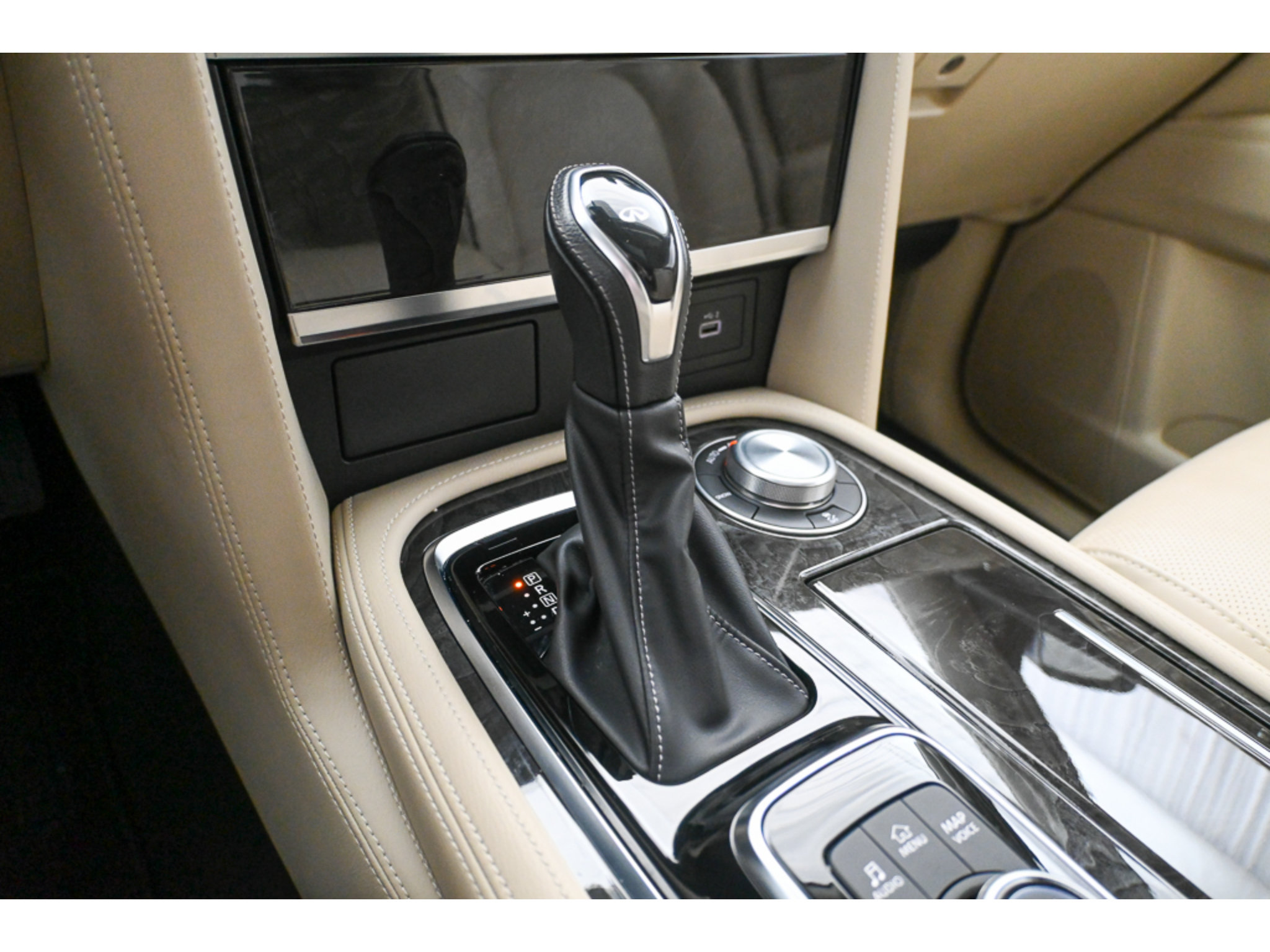 Used 2022 INFINITI QX80 Luxe w/ Cargo Package AWD/4WD image 46