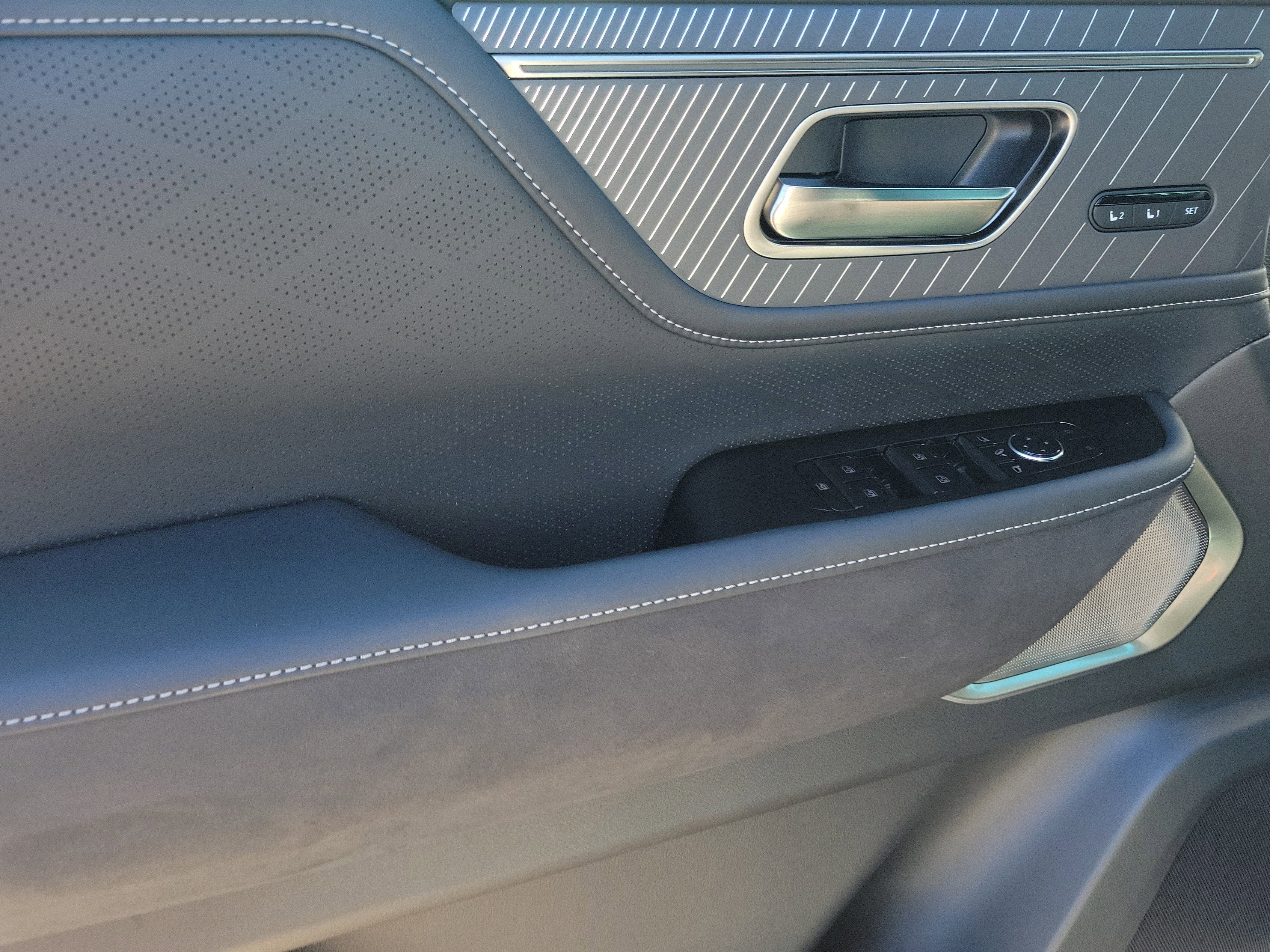 New 2026 INFINITI QX80 Autograph w/ Premium Cargo Package image 15