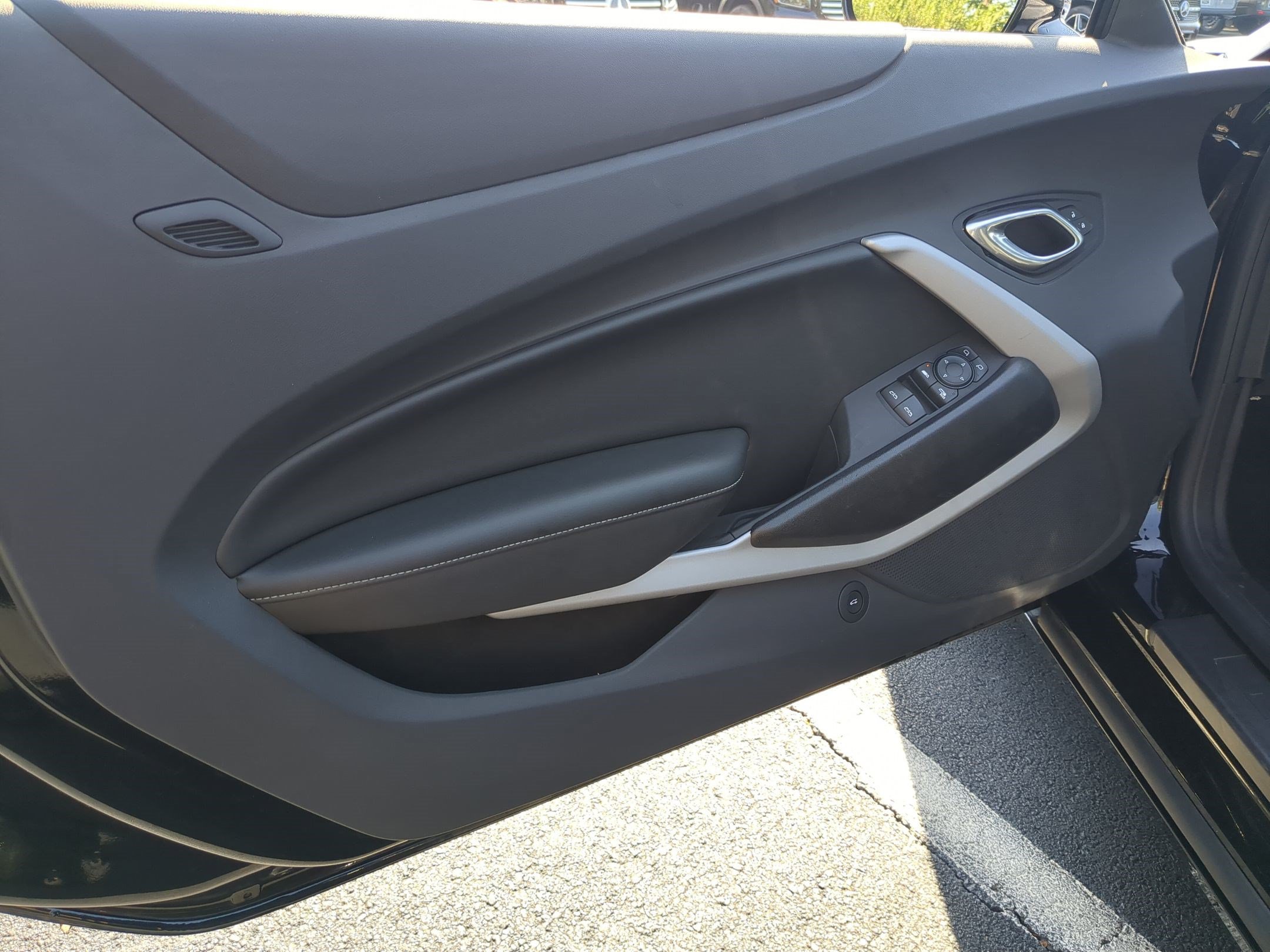 Used 2023 Chevrolet Camaro LT RWD image 14