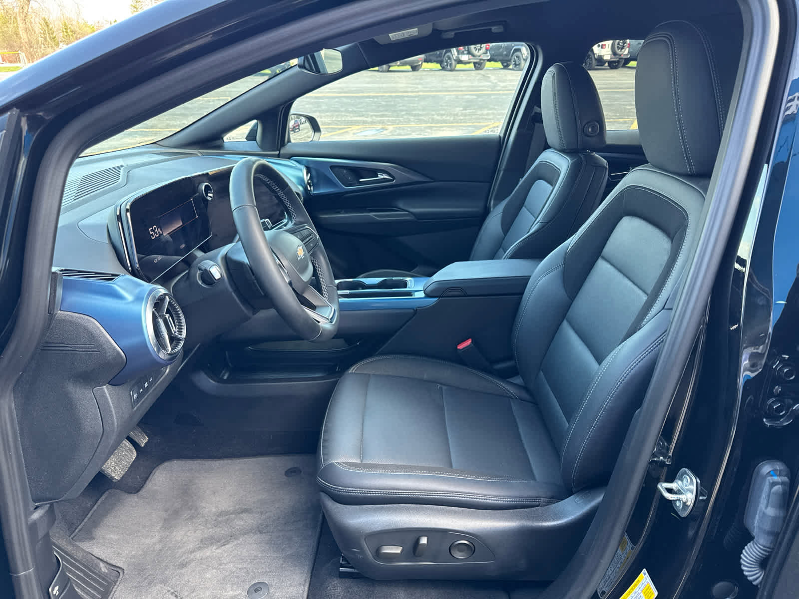 Used 2024 Chevrolet Equinox EV LT FWD image 19