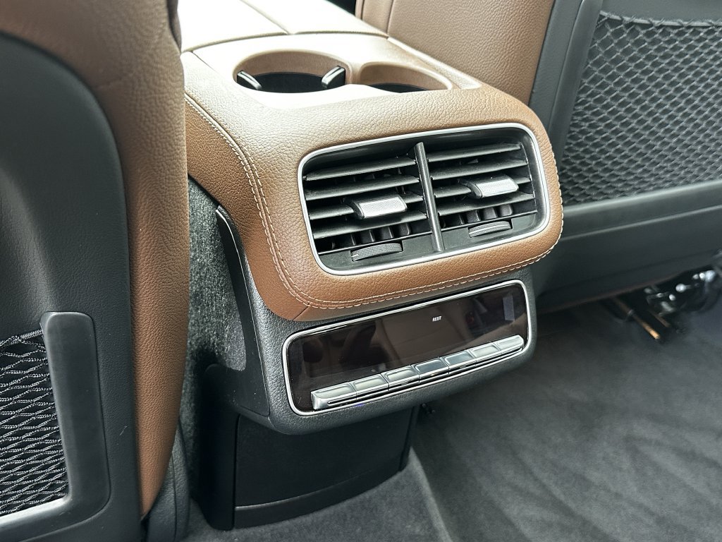 Used 2025 Mercedes-Benz GLS 450 4MATIC image 26