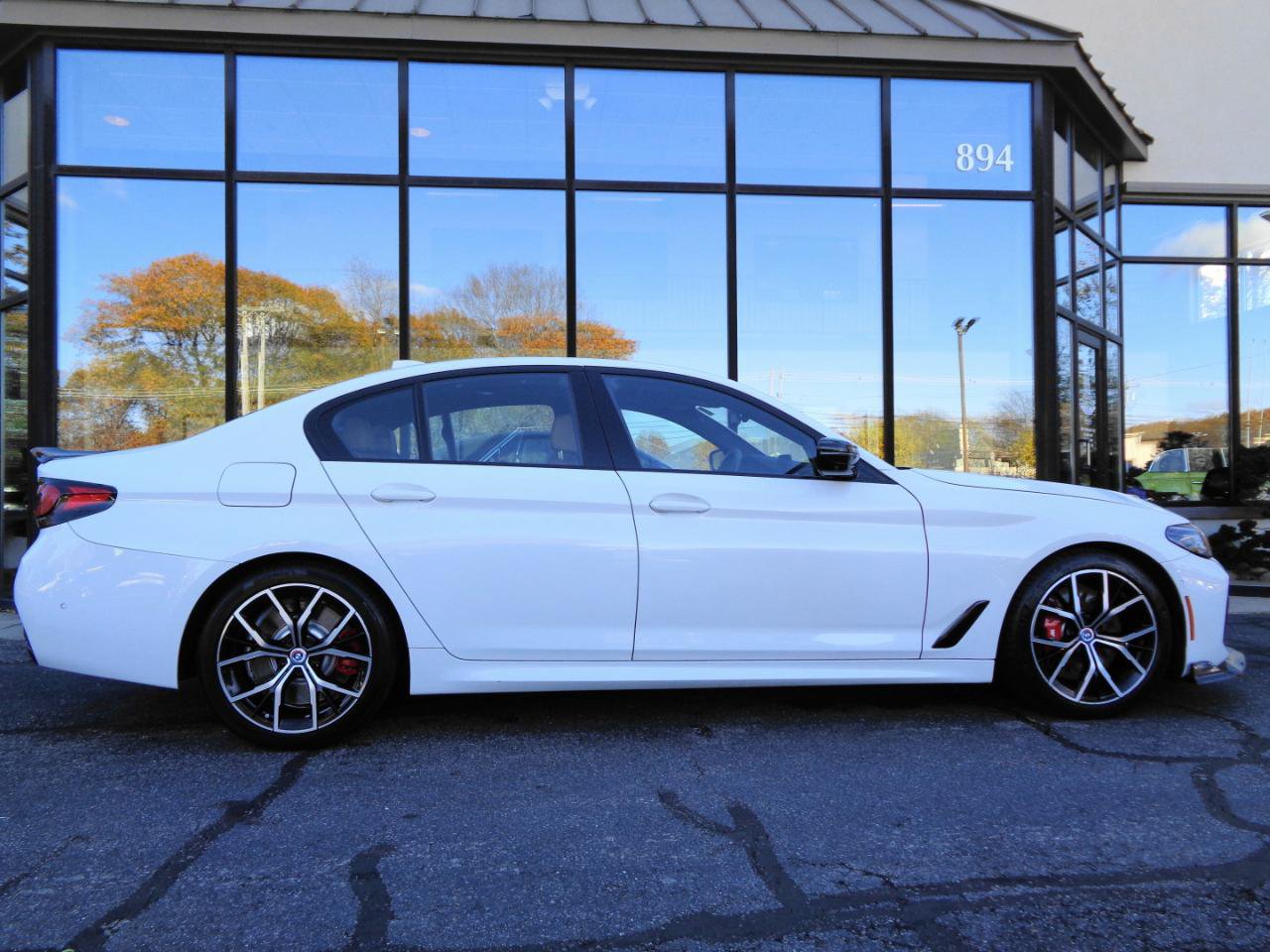Used 2023 BMW M550i xDrive w/ Executive Package image 4