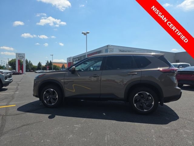 Certified 2024 Nissan Rogue SV w/ SV Premium Package AWD/4WD image 9