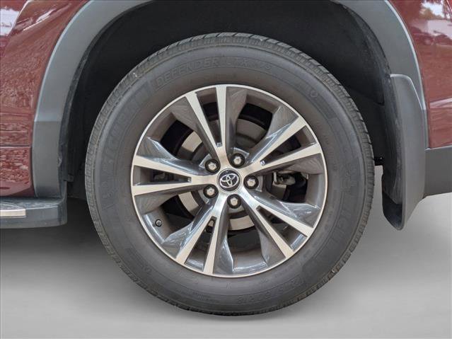 Used 2016 Toyota Highlander XLE FWD image 14