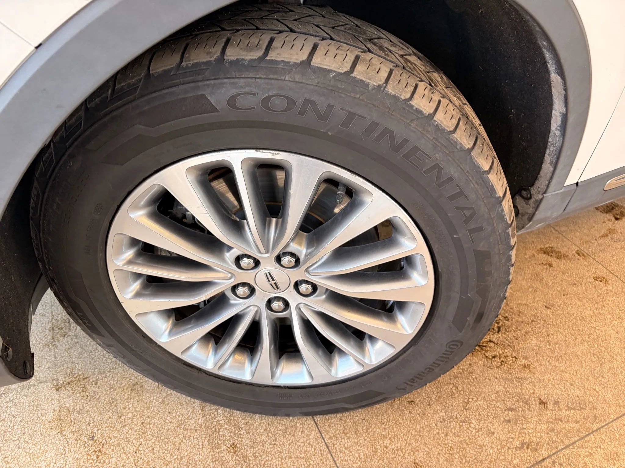 Used 2017 Lincoln MKX Select w/ Select Plus Package image 87