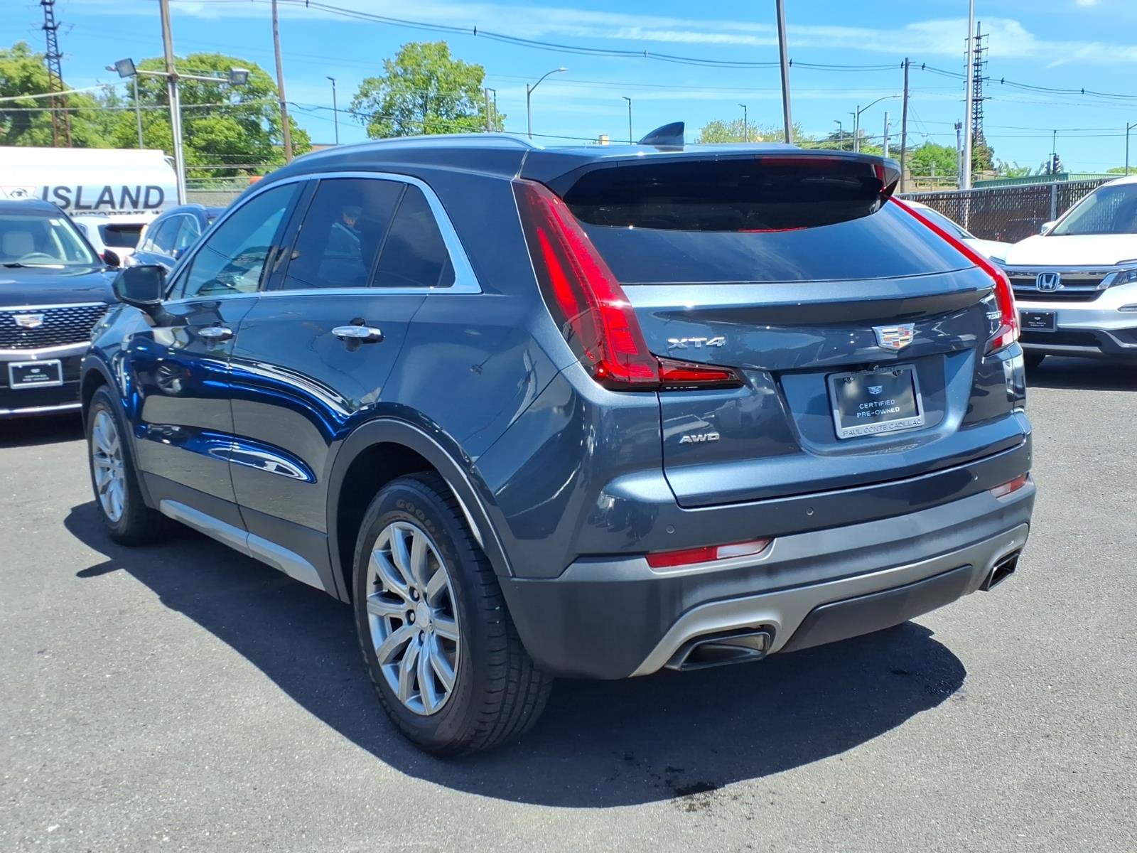 Used 2019 Cadillac XT4 Premium Luxury w/ Cold Weather Package AWD/4WD image 7