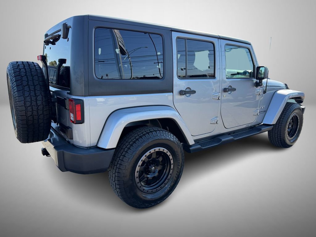 Used 2018 Jeep Wrangler Unlimited Sahara image 3