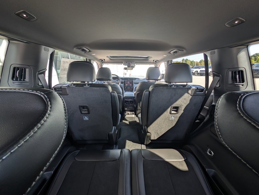 New 2025 Jeep Grand Cherokee L Altitude image 19