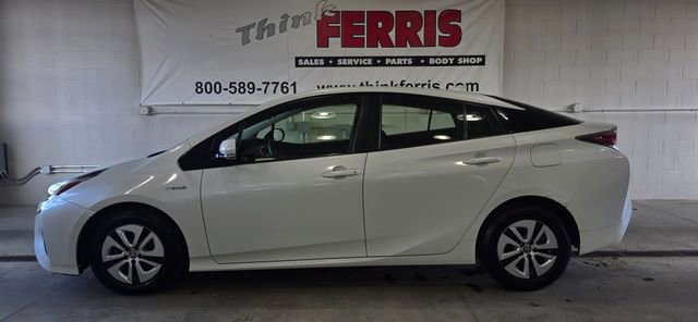 Used 2016 Toyota Prius Two video 2