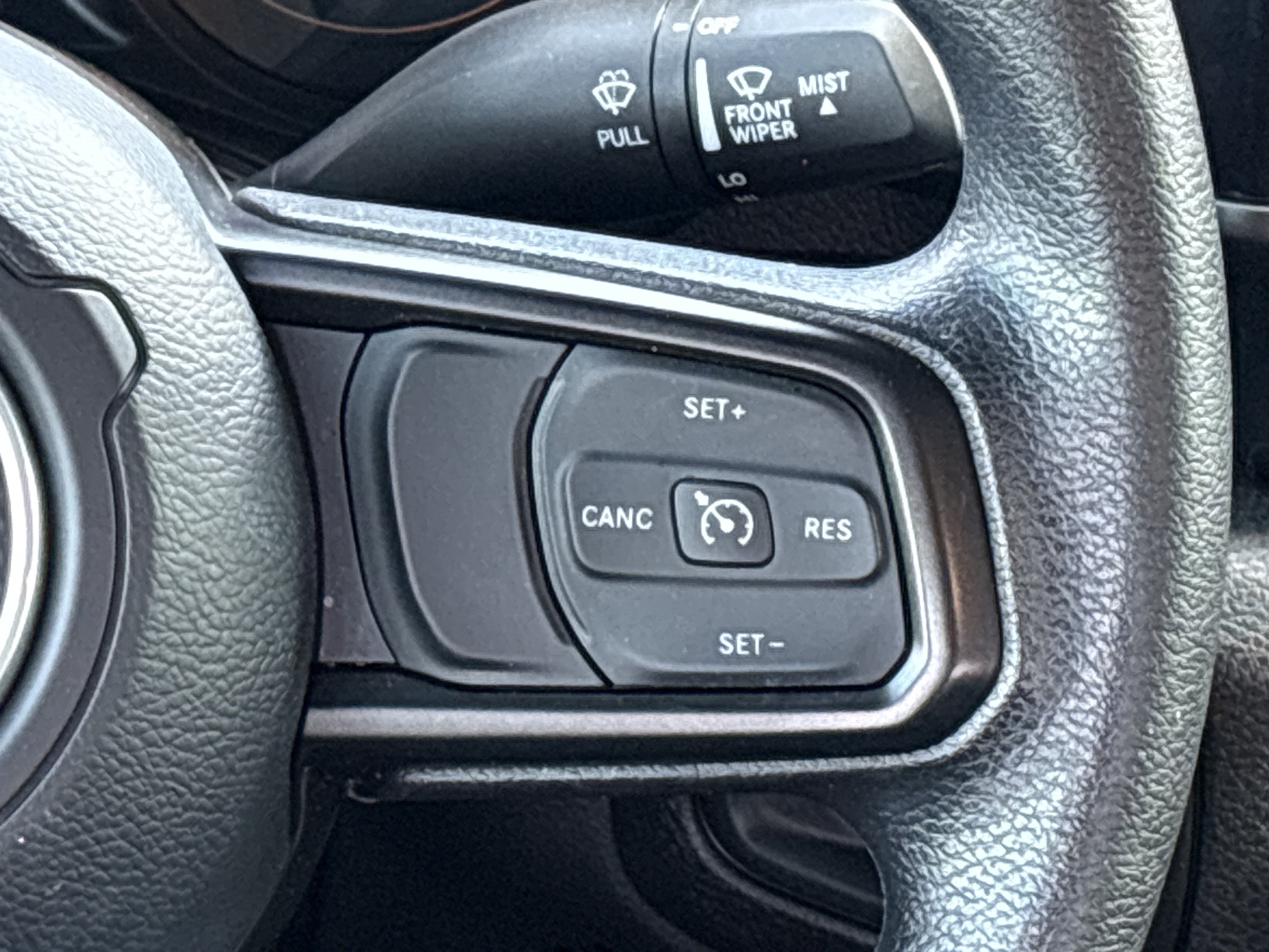 Used 2025 Jeep Gladiator Sport AWD/4WD image 23