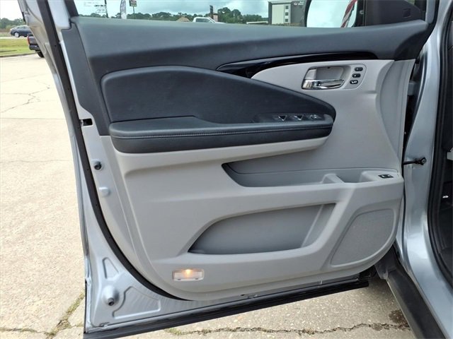 Used 2020 Honda Pilot Touring image 21