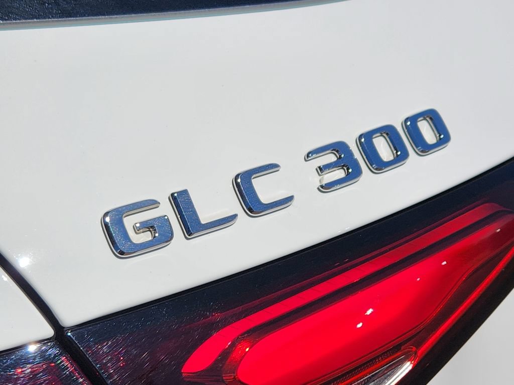 Used 2025 Mercedes-Benz GLC 300 image 31