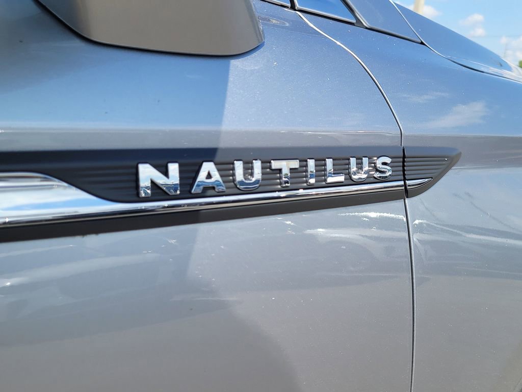 Used 2023 Lincoln Nautilus Reserve image 6