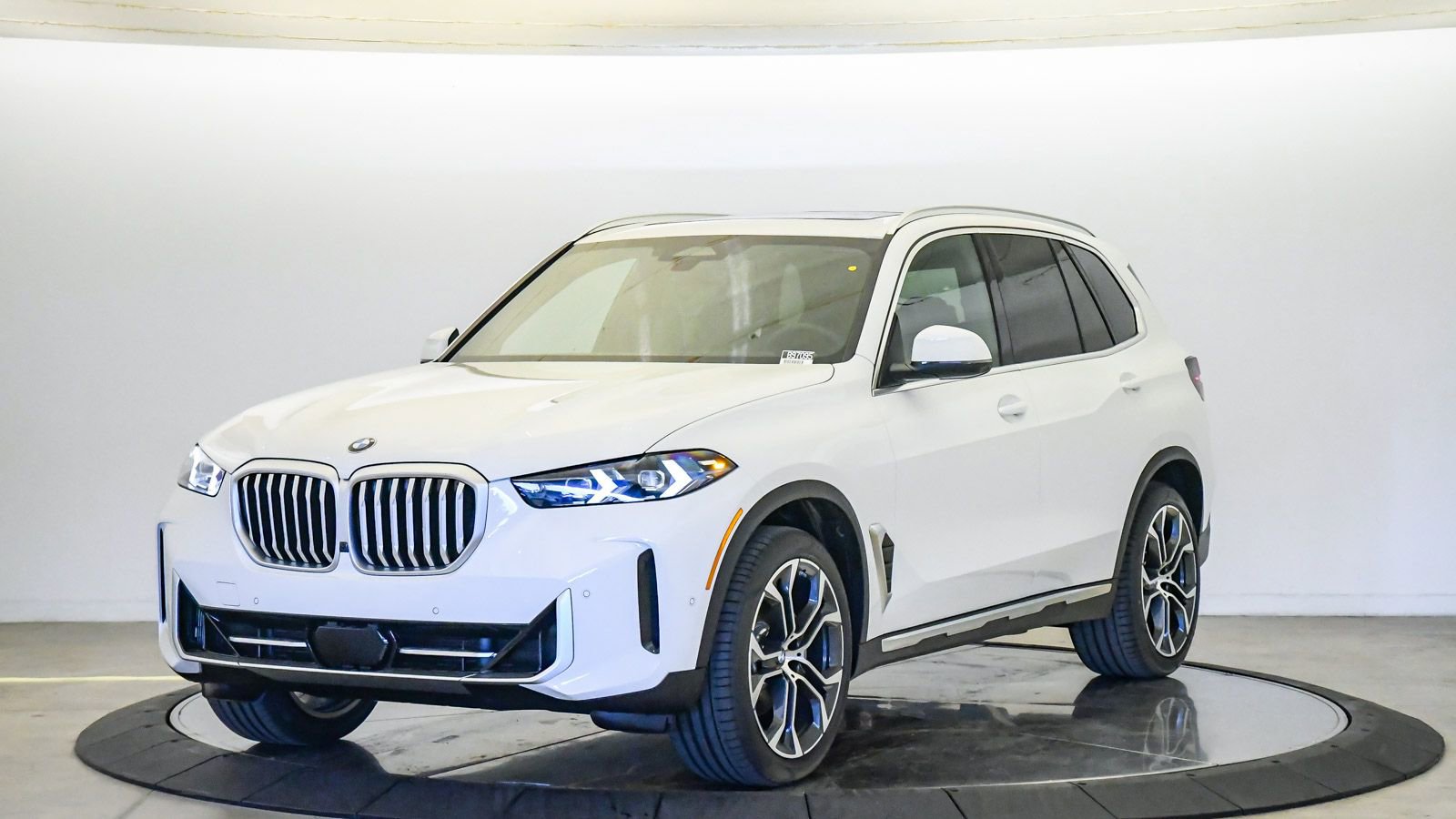 New 2026 BMW X5 sDrive40i w/ Premium Package RWD image 1