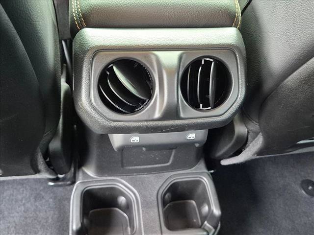 Used 2025 Jeep Gladiator Sport AWD/4WD image 15