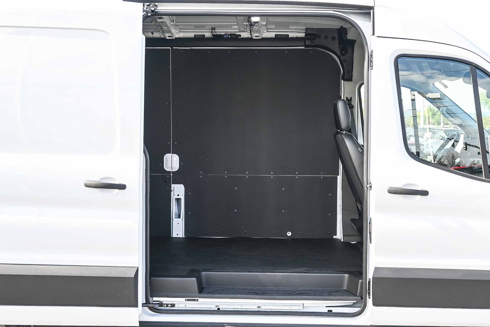 New 2026 Ford Transit 250 148 Medium Roof w/ Load Area Protection Package RWD image 22